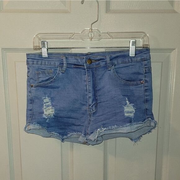 💙 Nwot Cute Cut Off Shorts 💙 - Picture 7 of 8